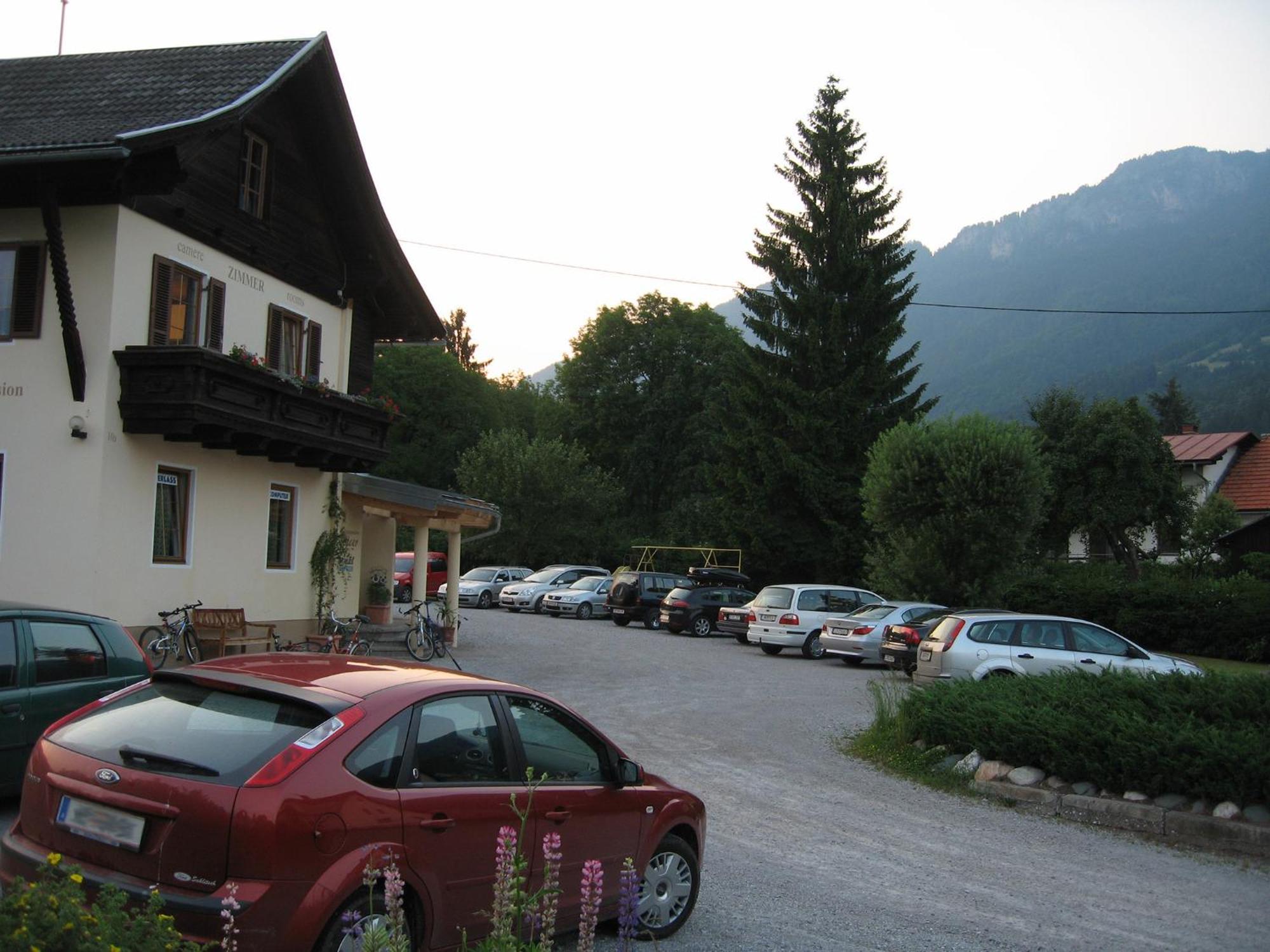 Pension Lipicer Hotel Kotschach-Mauthen Exterior photo